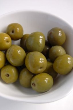 doris deli sicilian style jumbo green olives